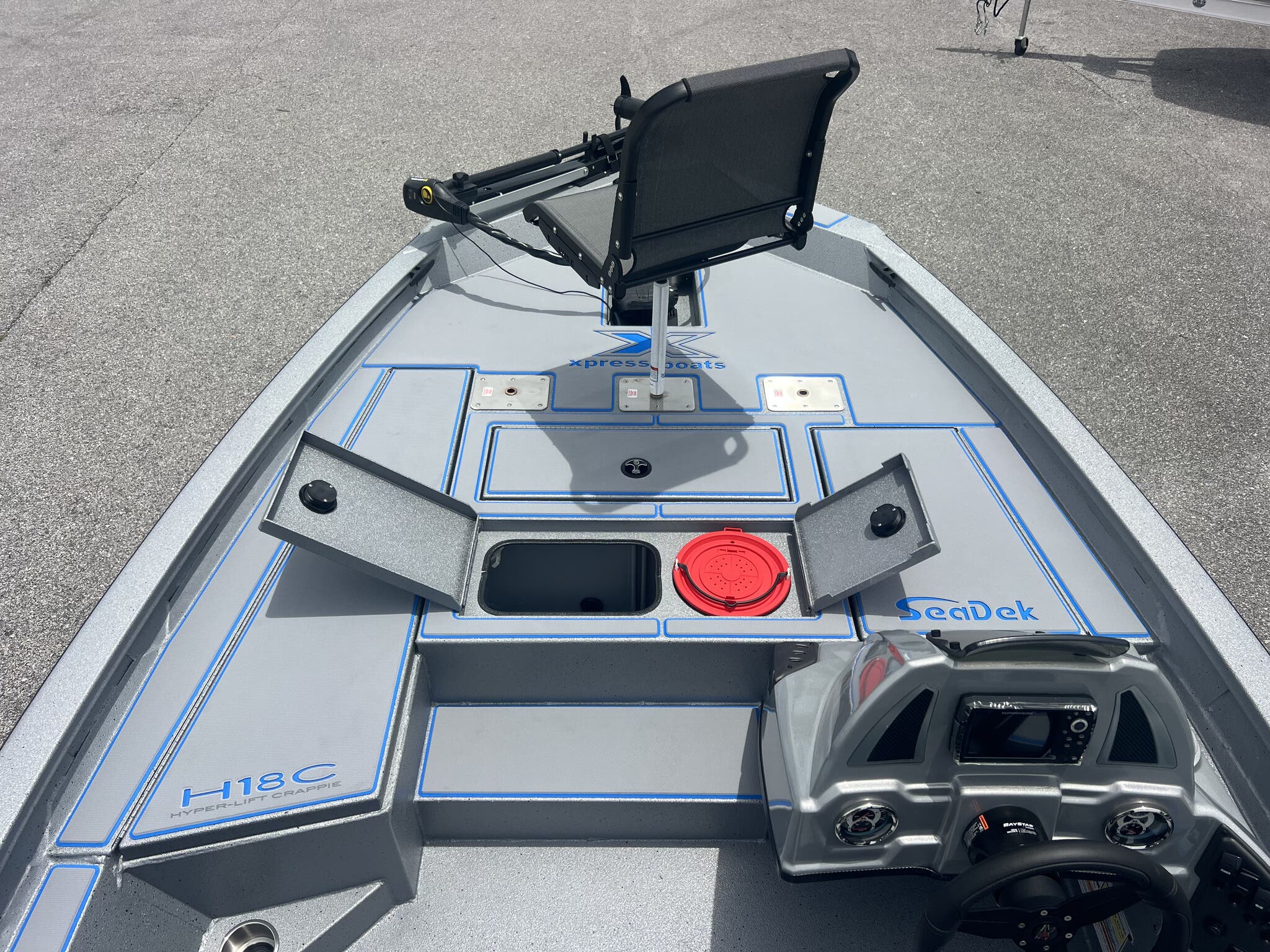 New 2026 Xpress Hyper-Lift Crappie Series H18C, 31907 Columbus