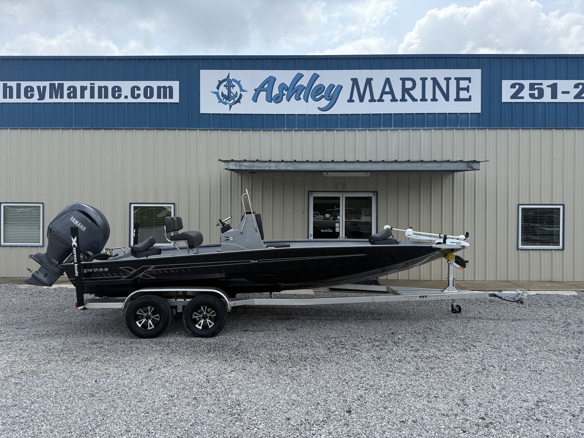New 2027 Xpress Hyper-Lift Bay Series H22B-200HP GREY, 32405