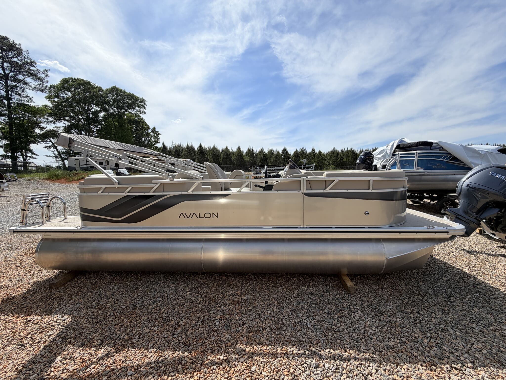 New 2026 Avalon VLS 21 QUAD LOUNGER-115HP, 32439 Freeport - Boat