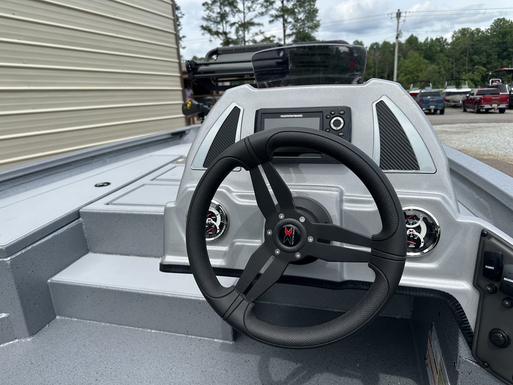 New 2027 Xpress Hyper-Lift Crappie Series H17 CRAPPIE, 36578
