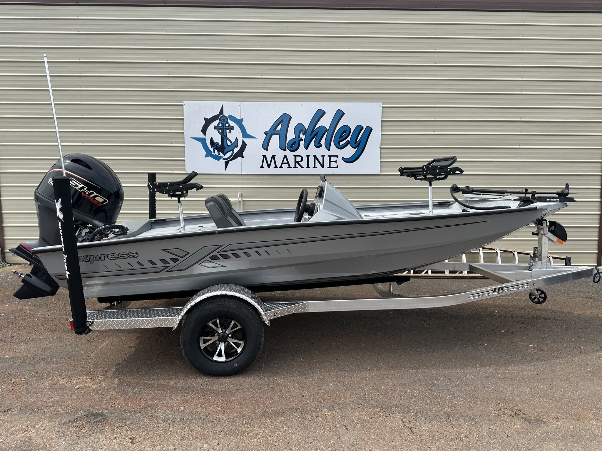 New 2027 Xpress Hyper-Lift Crappie Series H17 CRAPPIE, 32502