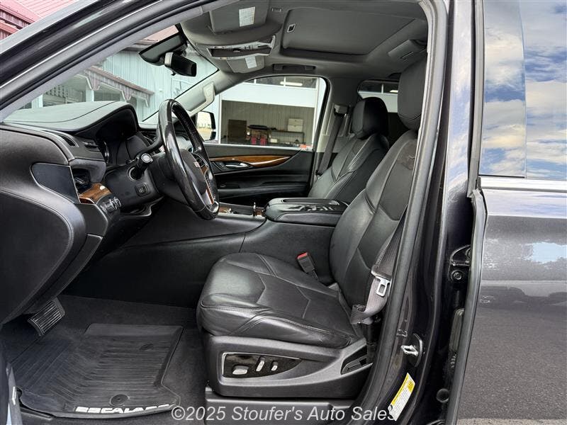 2017 Cadillac Escalade ESV Premium Luxury photo 13