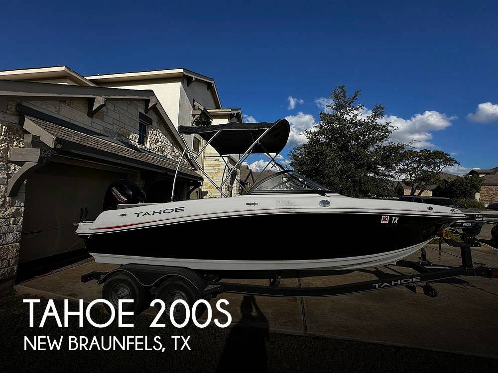 2022 Tahoe 200S