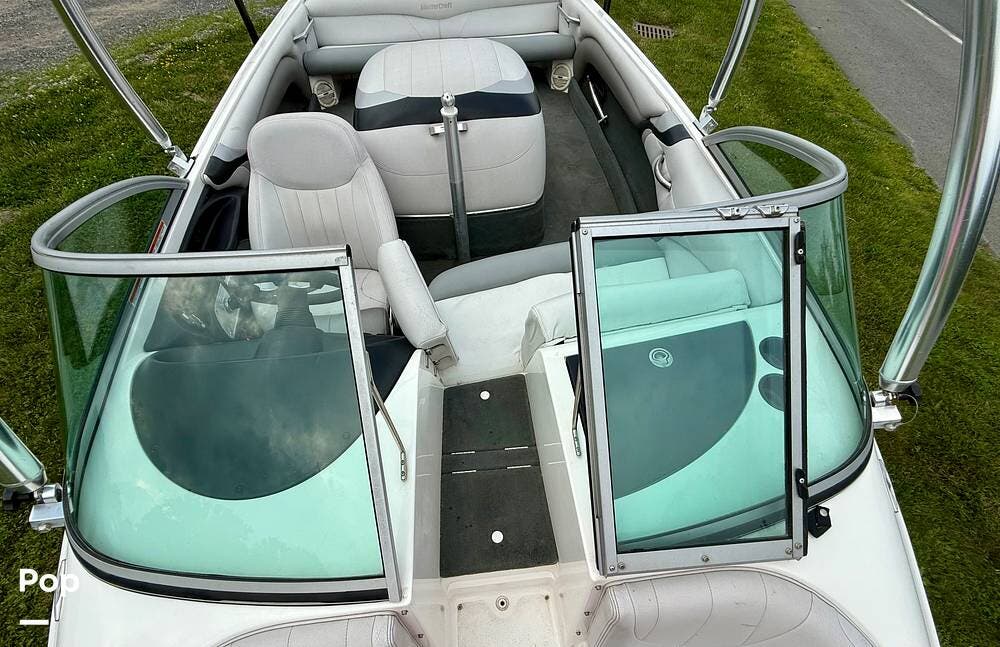 Email now about this Ski & Wakeboard - 2005 MasterCraft ProStar 197! Slide #2
