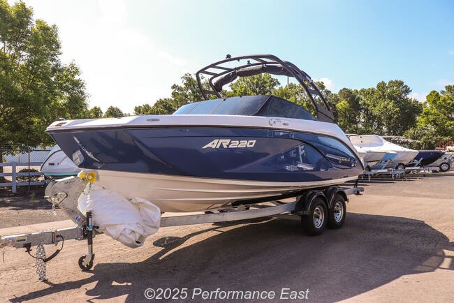2025 Yamaha Boats  AR220