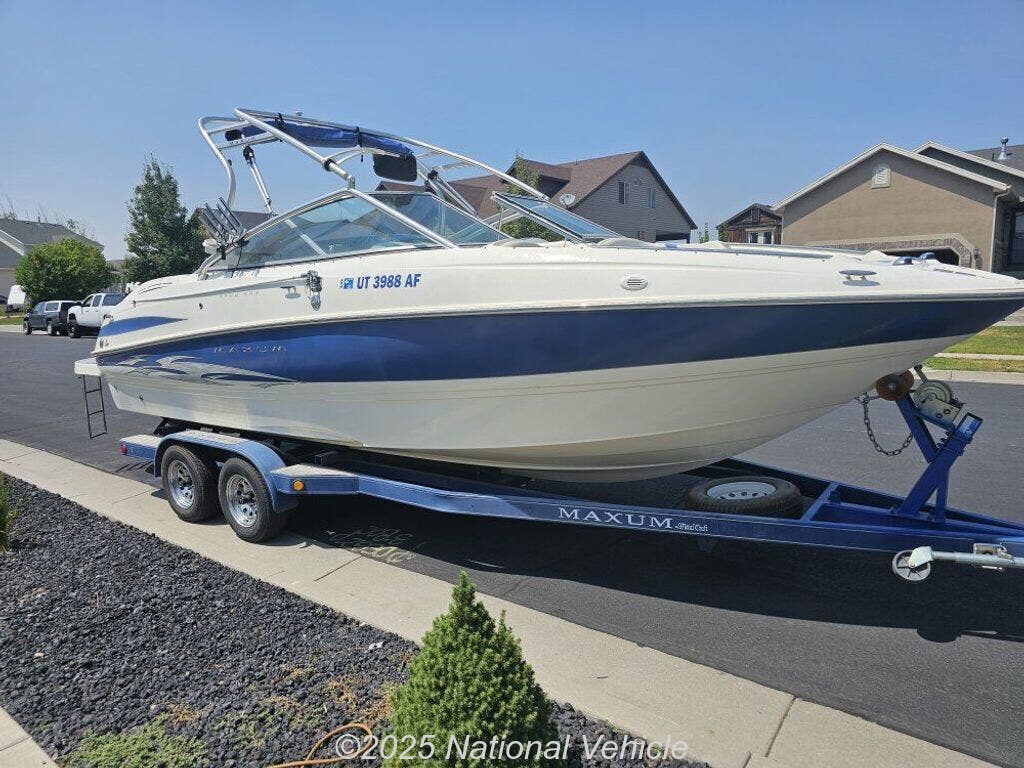 2006 Maxum 2400 SR3