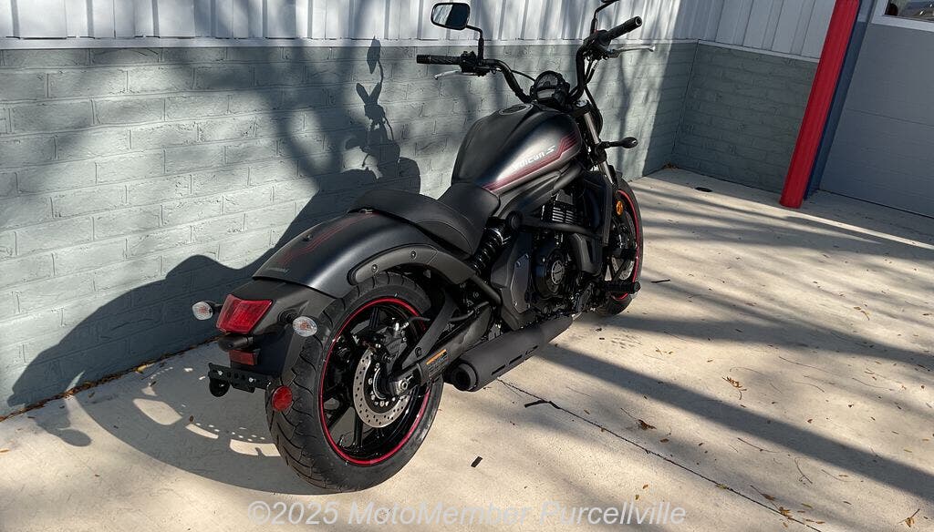 Cruiser Motorcycle For Sale - 2025 Kawasaki Vulcan® S ABS | Rev &amp; Roam