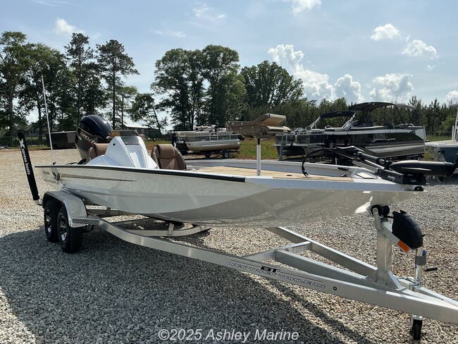 2025 Xpress Hyper-Lift Crappie Series H20 CRAPPIE