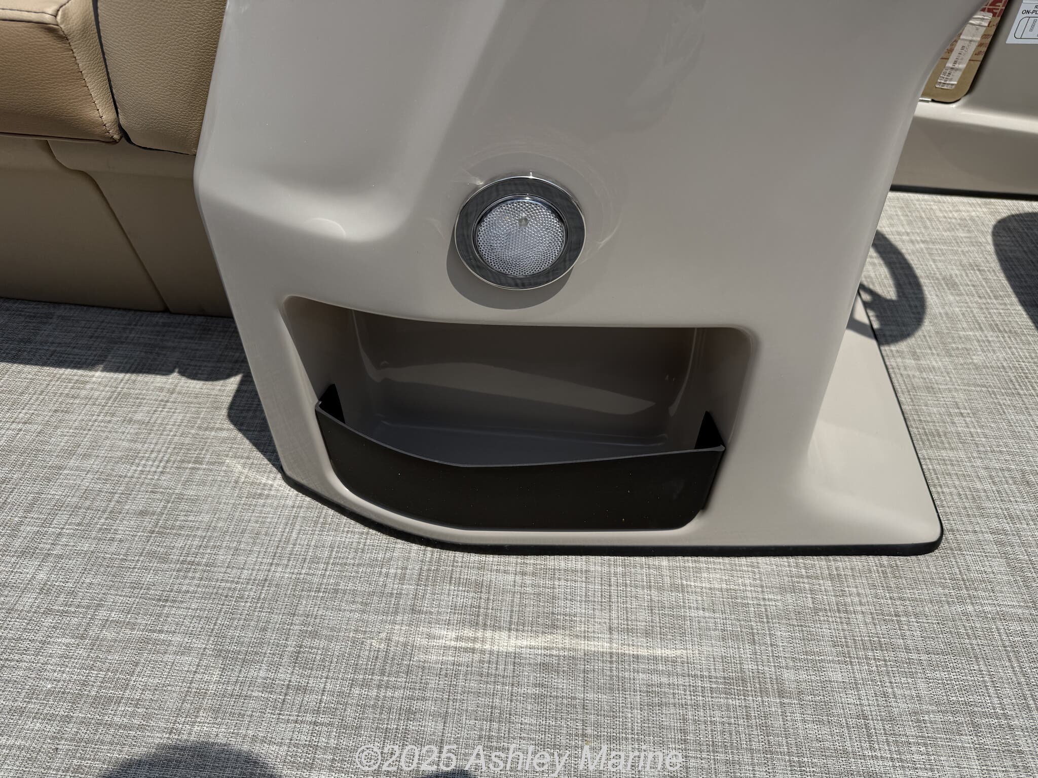 Email now about this Pontoon - 2025 Lowe SS230 ! Slide #2