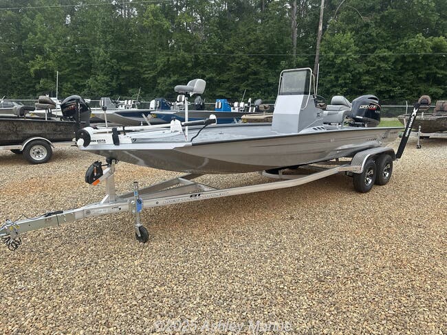 2025 Xpress Hyper-Lift Bay Series