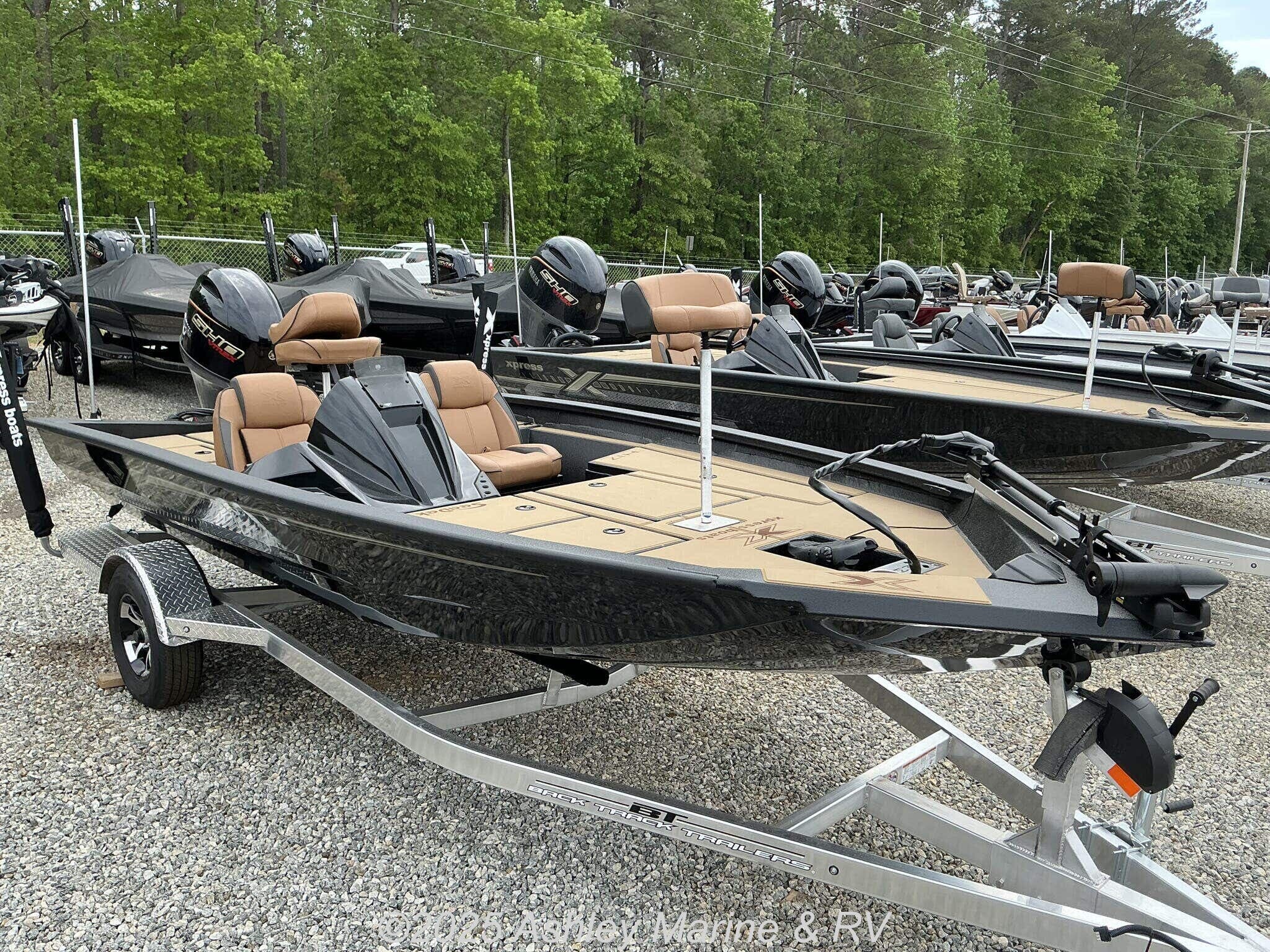 2026 Xpress Hyper-Lift Bass Series   H17