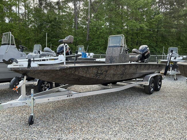 2026 Xpress Hyper-Lift Bay Series 210 BAY-175 HP