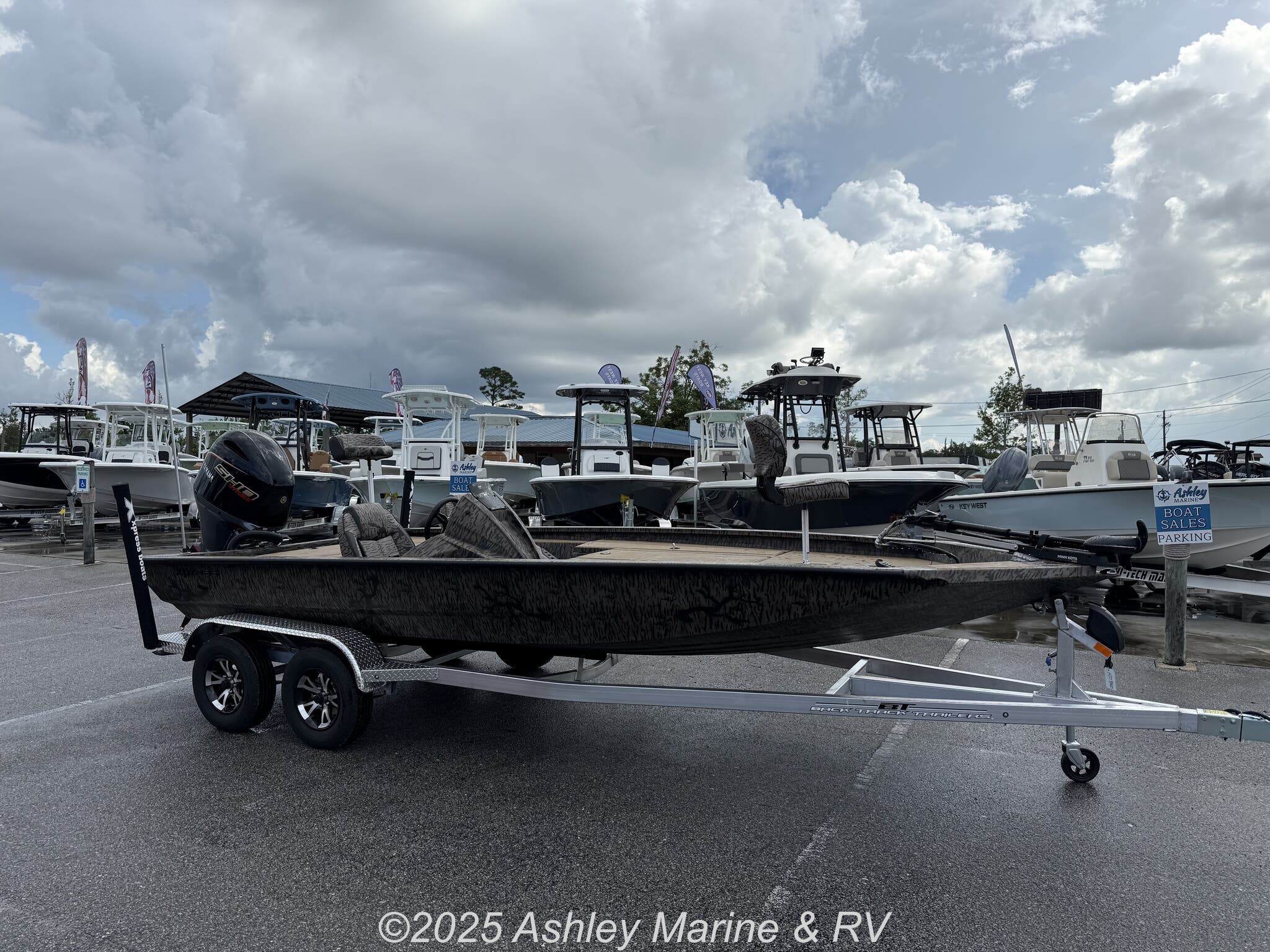 2026 Xpress Hyper-Lift Bass Series    H20