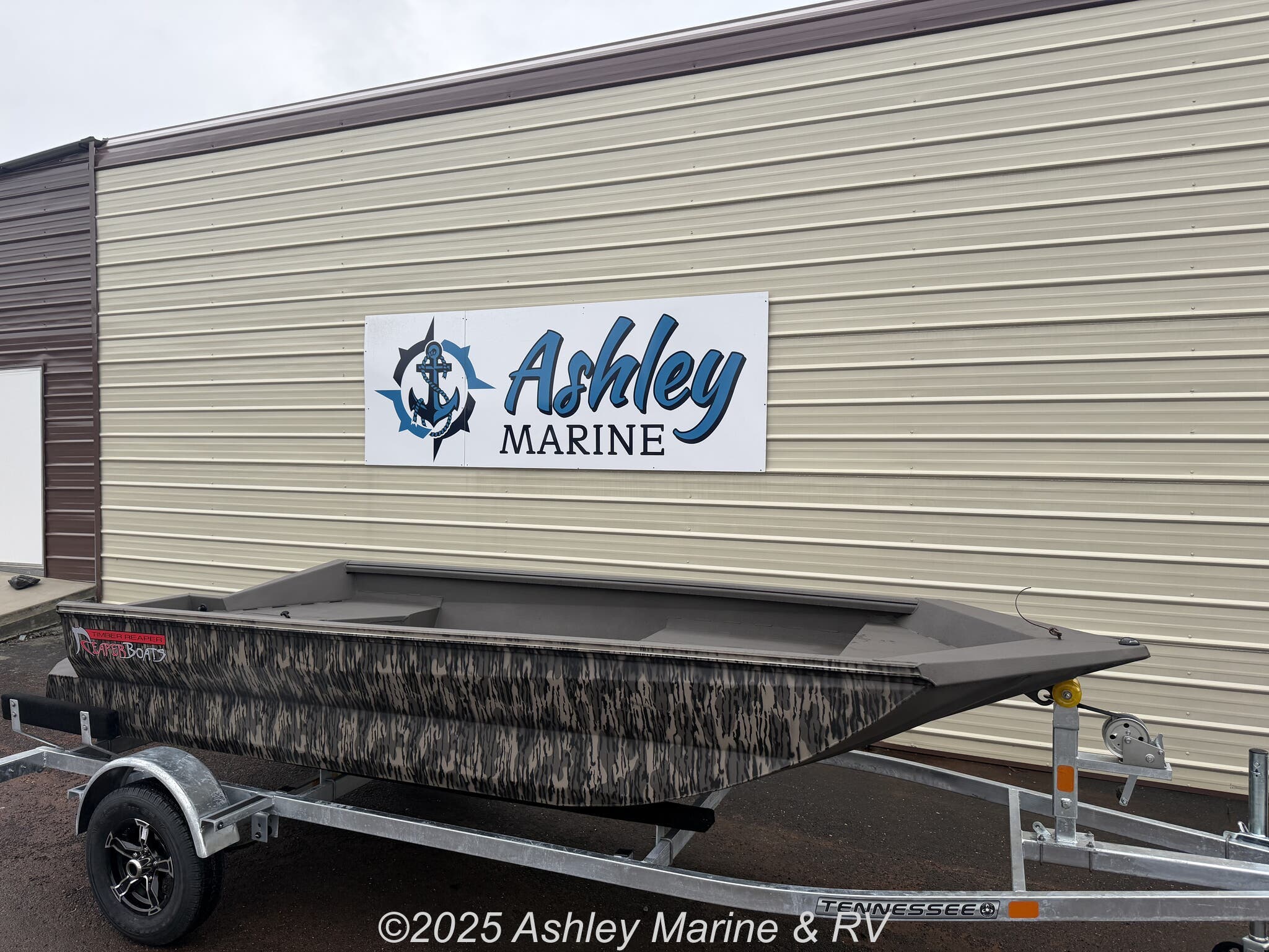 Duck Boat - 2026 Reaper Boats 553 step transom | Motor & Keel