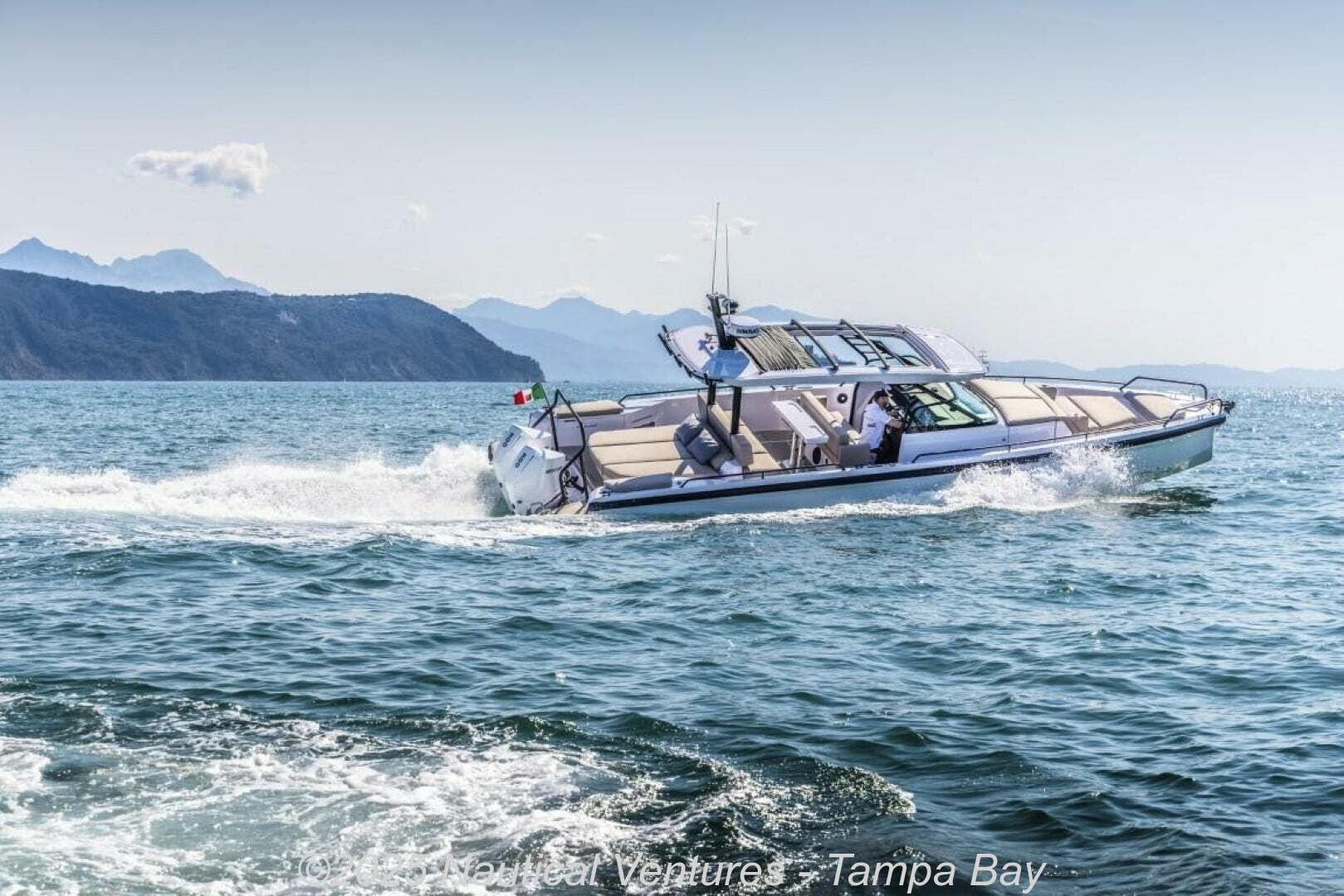 2026 Axopar 37 Sun Top
