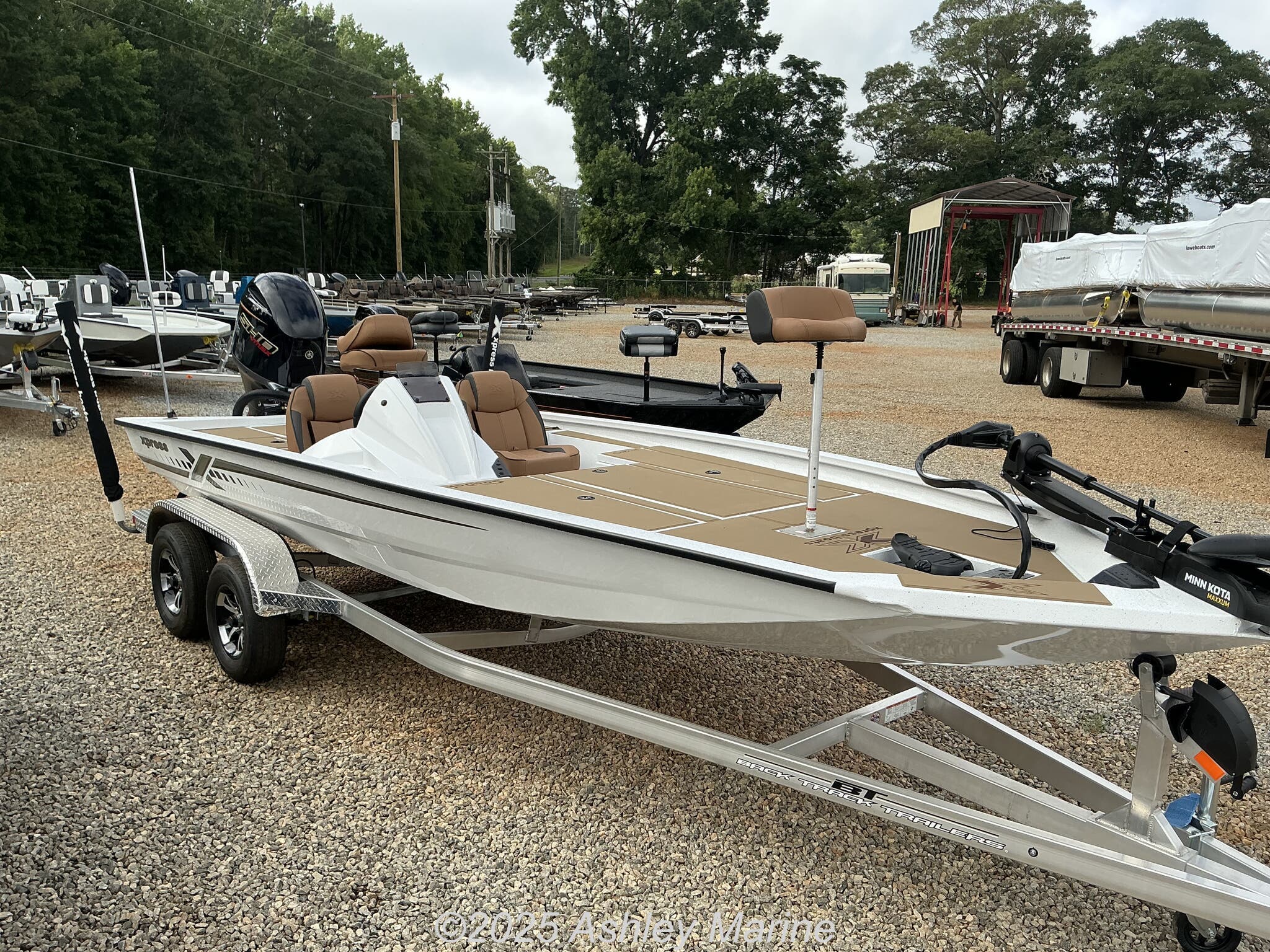 2026 Xpress Hyper-Lift Bass Series    H20