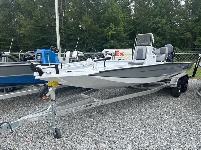 2026 Xpress Hyper-Lift Bass Series   H17 